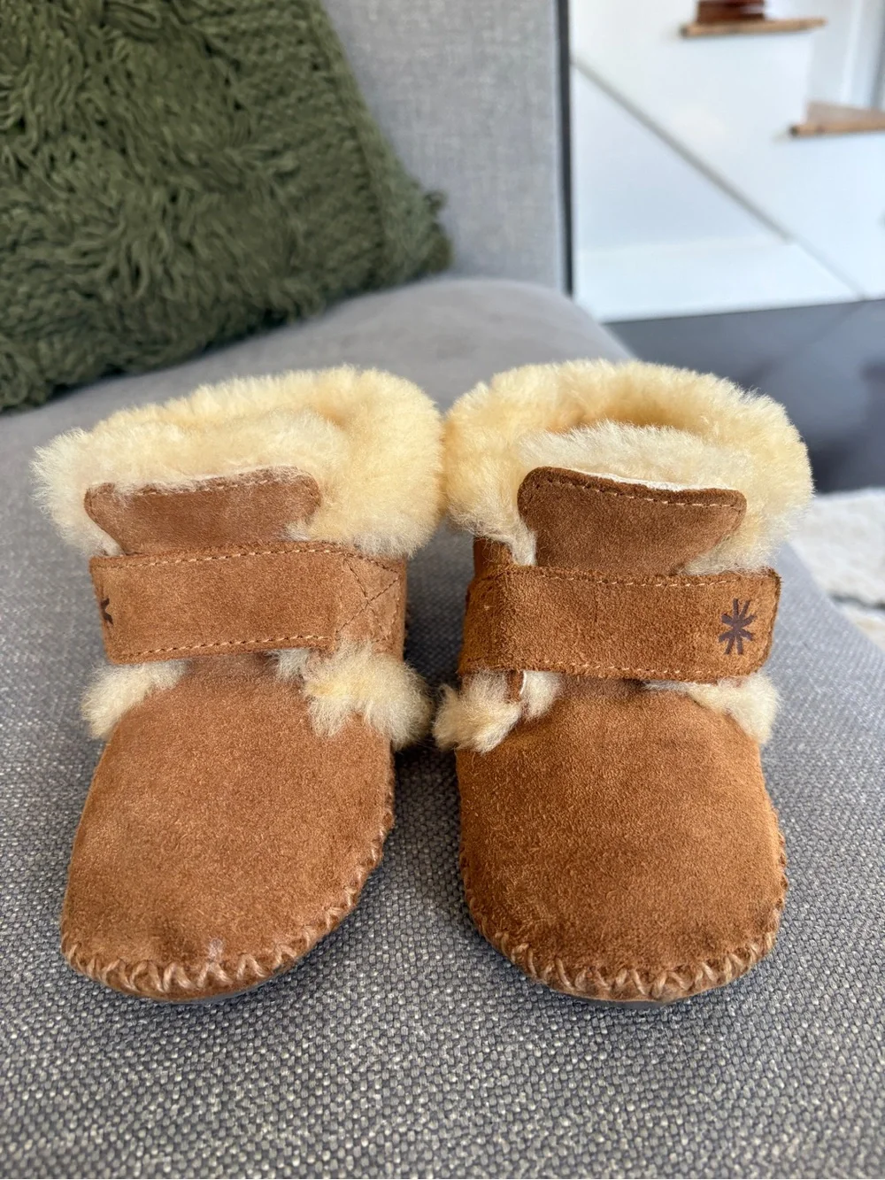 Ll bean toddler lamb leather fur moccasins 5/6